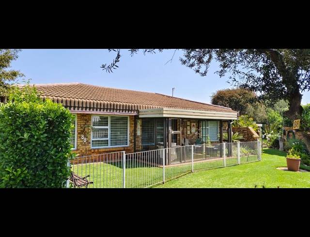 2 BEDROOM SIMPLEX FOR SALE IN NORTON PARK